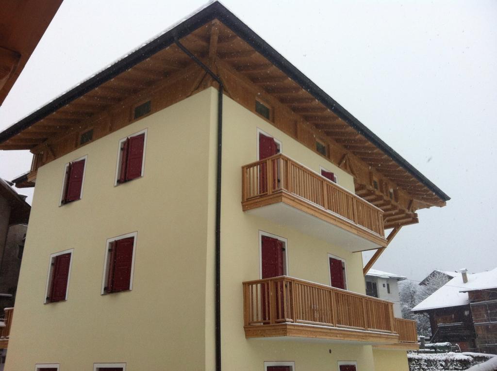 Appartamenti Sissi Commezzadura Exterior photo
